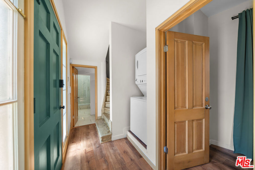 3121 W 3rd Street Property Photo 5