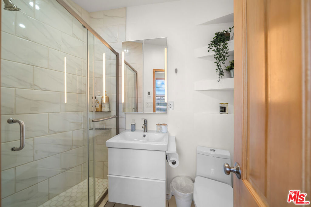 3121 W 3rd Street Property Photo 14