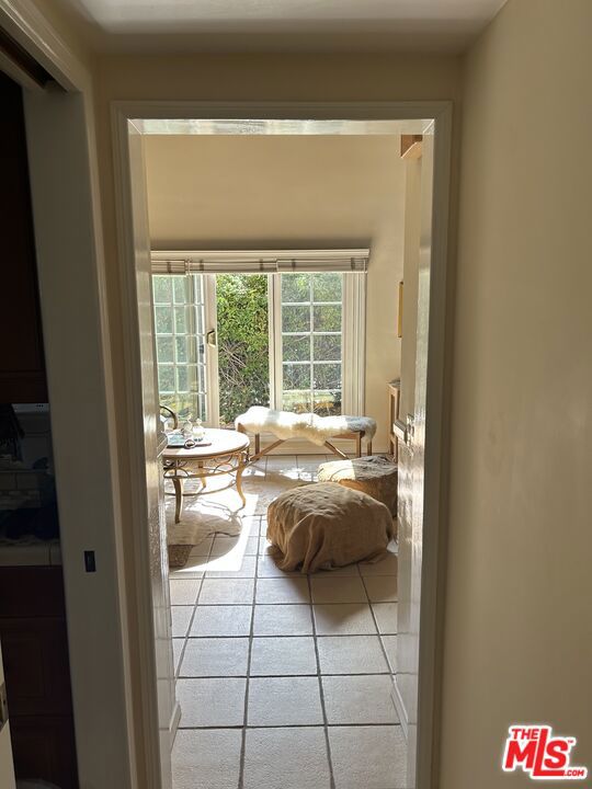 5262 N Willowcrest Avenue Property Photo 9