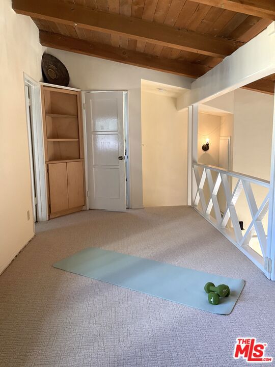 5262 N Willowcrest Avenue Property Photo 16