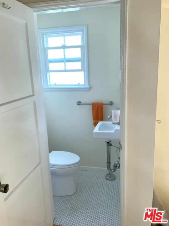 5262 N Willowcrest Avenue Property Photo 17
