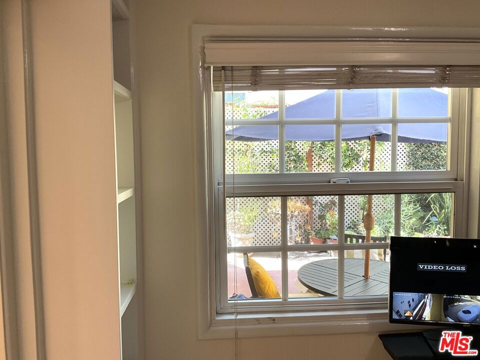 5262 N Willowcrest Avenue Property Photo 21