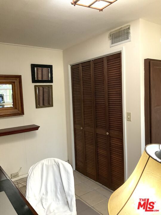 5262 N Willowcrest Avenue Property Photo 23
