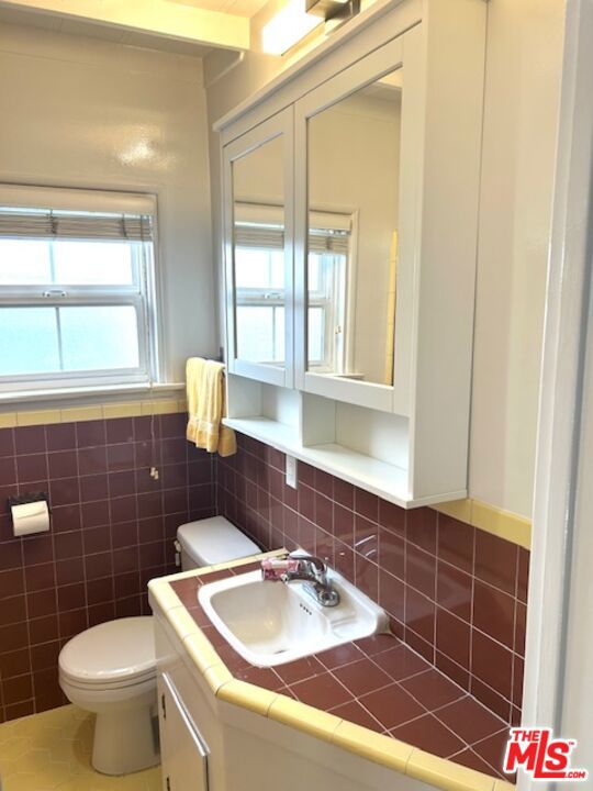 5262 N Willowcrest Avenue Property Photo 61