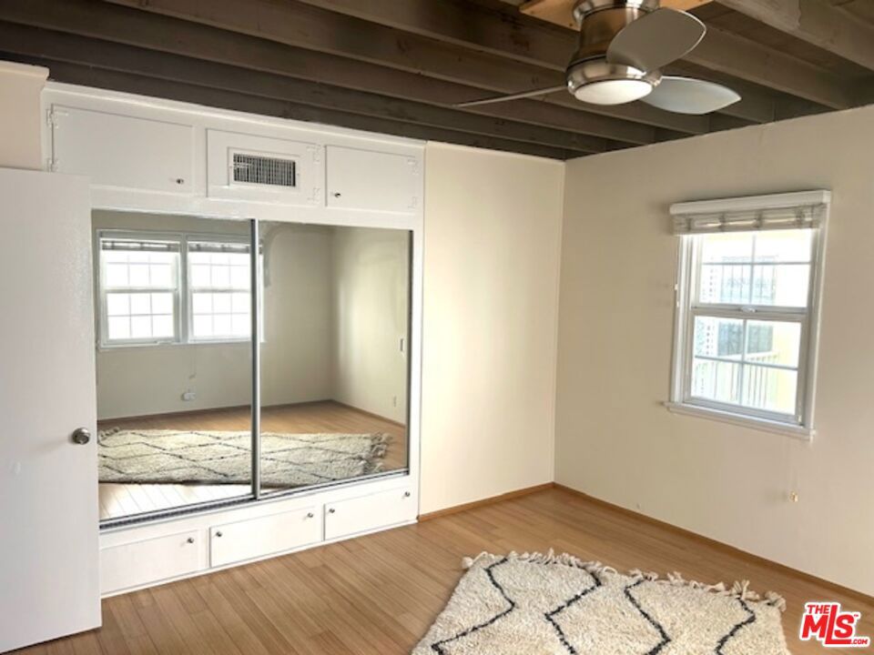 5262 N Willowcrest Avenue Property Photo 67