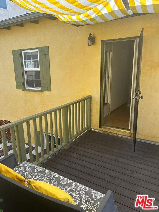 5262 N Willowcrest Avenue Property Photo 70