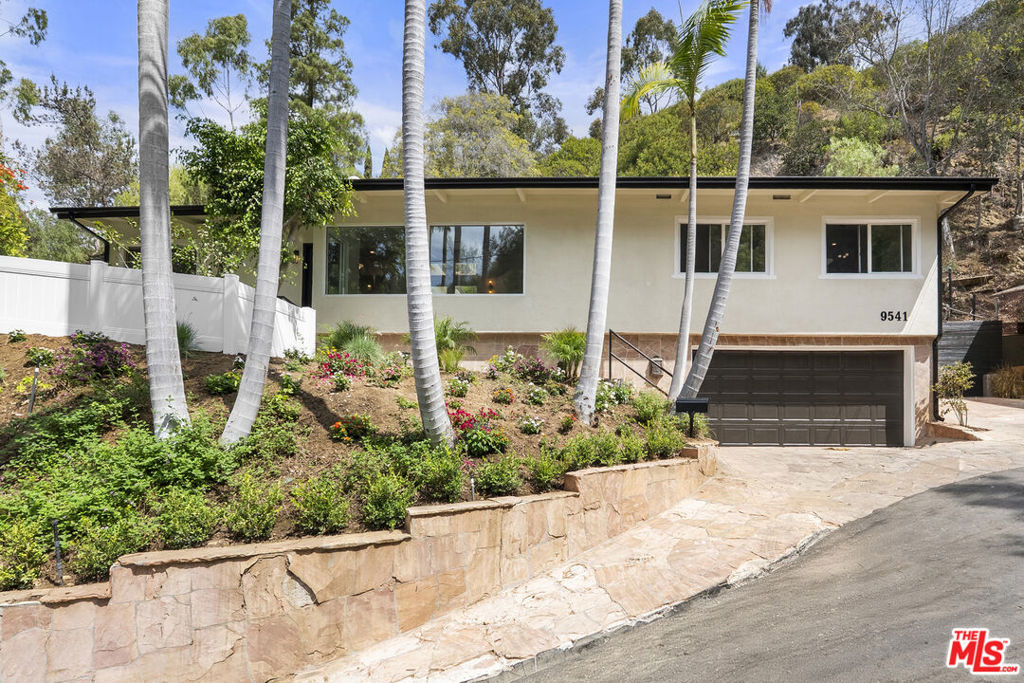 9541 Cedarbrook Drive Property Photo 1