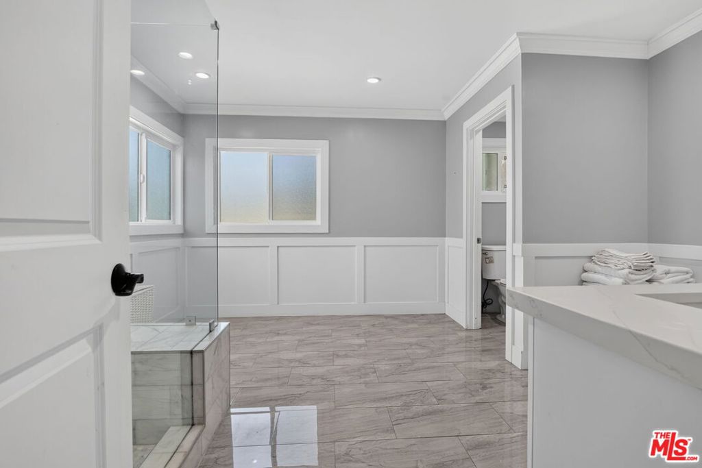 7550 Ruffner Avenue Property Photo 25