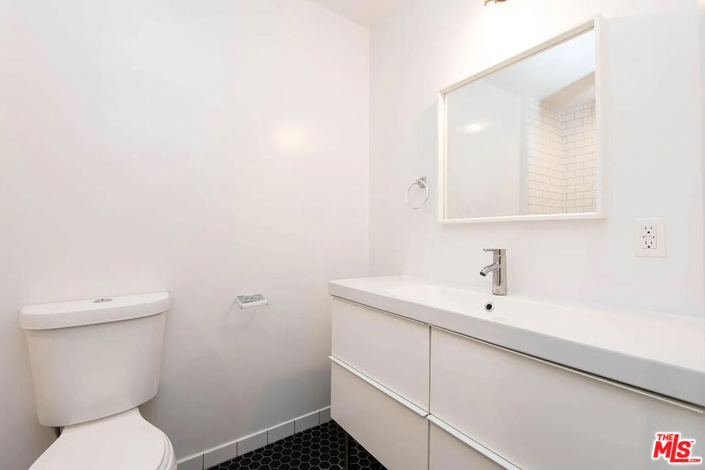3933 Marathon Street 105b Property Photo 7