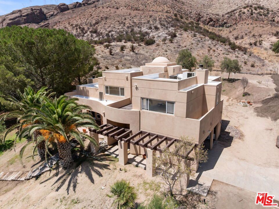 5255 Soledad Canyon Road Property Photo 2