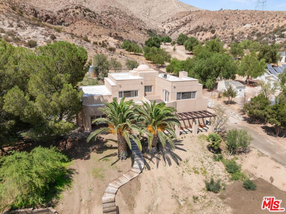 5255 Soledad Canyon Road Property Photo 3