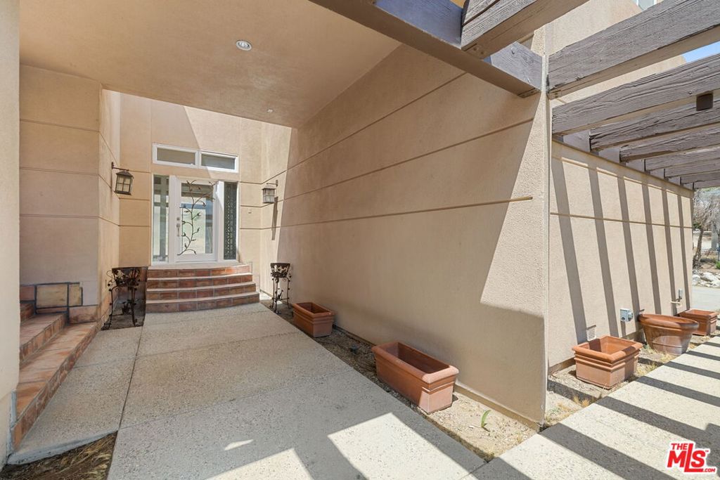 5255 Soledad Canyon Road Property Photo 4