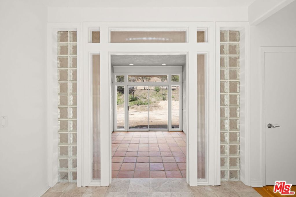 5255 Soledad Canyon Road Property Photo 6