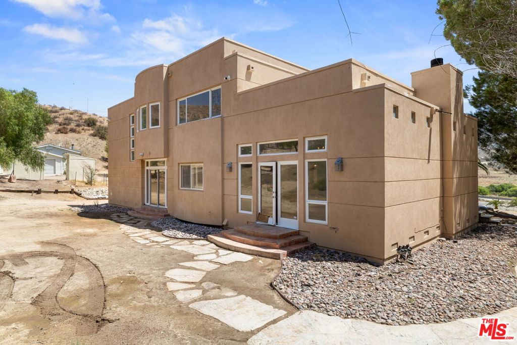 5255 Soledad Canyon Road Property Photo 25