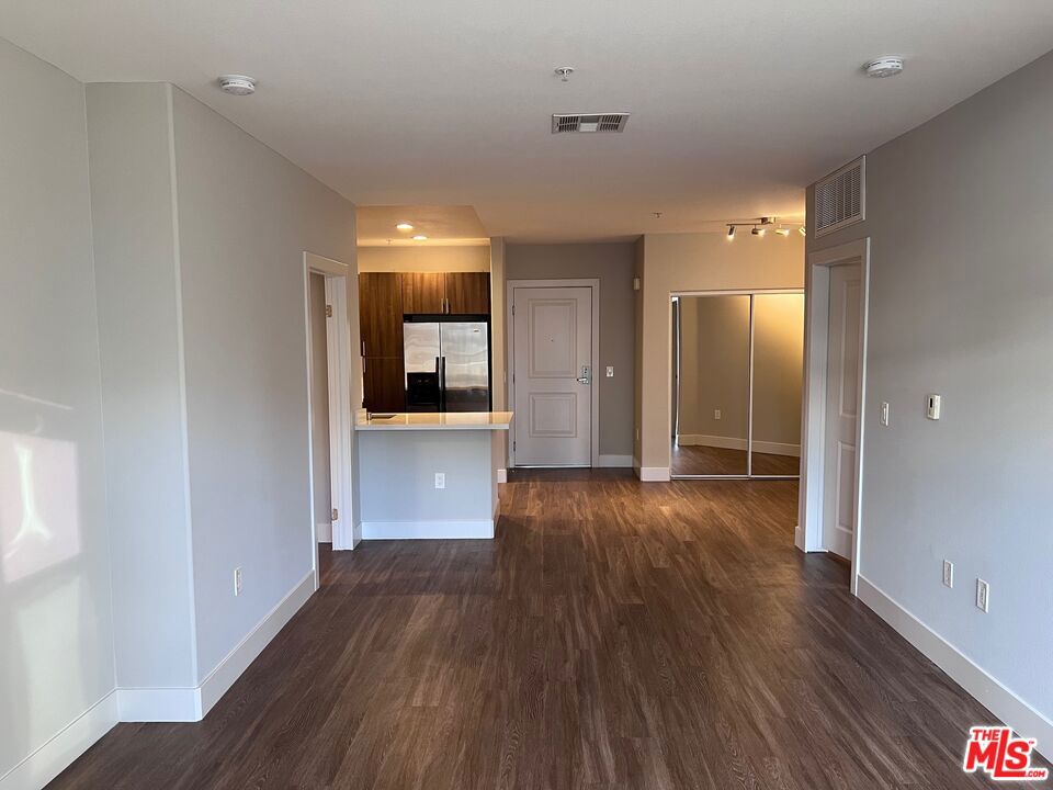 1040 Glendon Avenue 5109 Property Photo 4