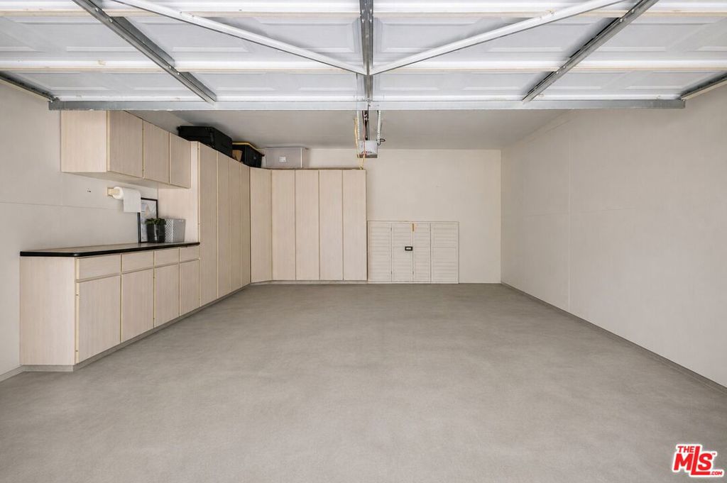 4035 Wade Street B Property Photo 10