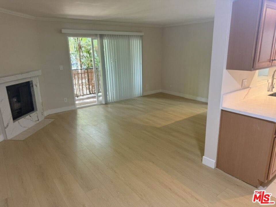 1128 Ocean Park Boulevard 101 Property Photo 4