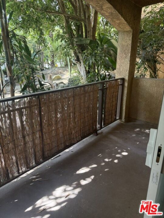 1128 Ocean Park Boulevard 101 Property Photo 5