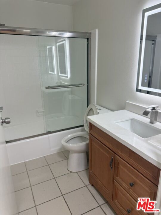 1128 Ocean Park Boulevard 101 Property Photo 8