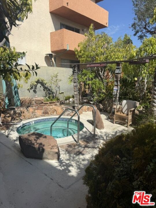 1128 Ocean Park Boulevard 101 Property Photo 13