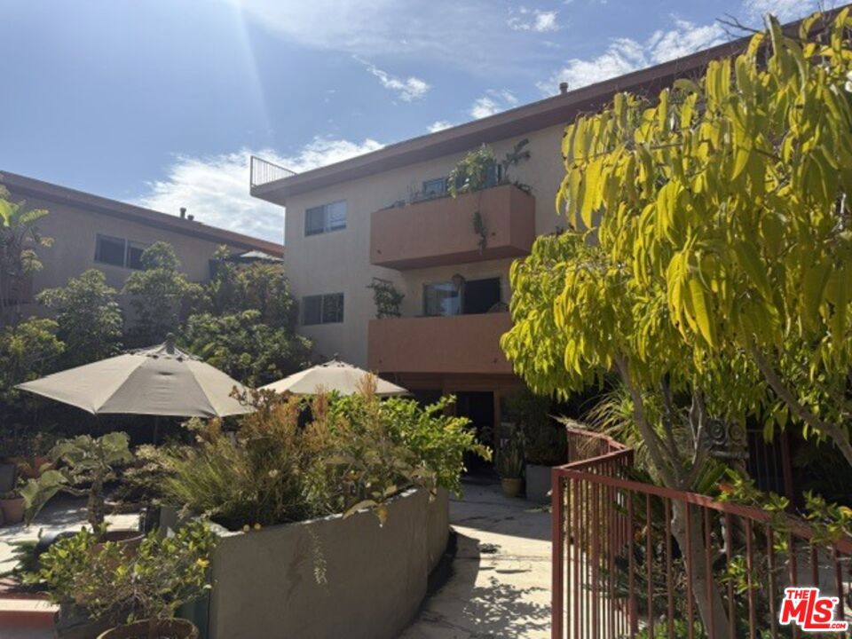1128 Ocean Park Boulevard 101 Property Photo 14