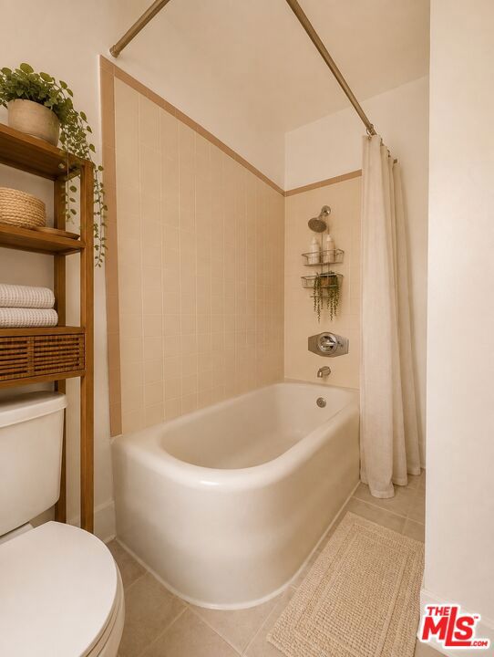 5942 Carlton Way Property Photo 7
