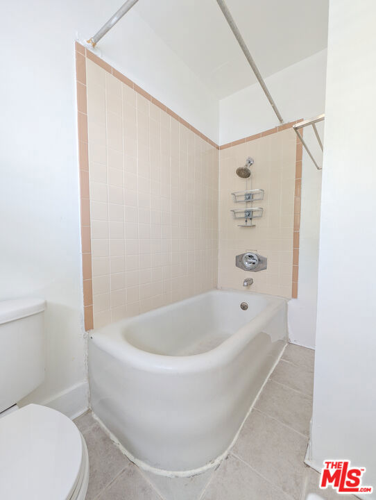 5942 Carlton Way Property Photo 17