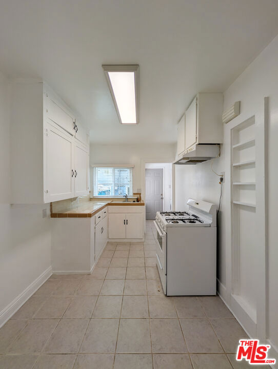 5942 Carlton Way Property Photo 21