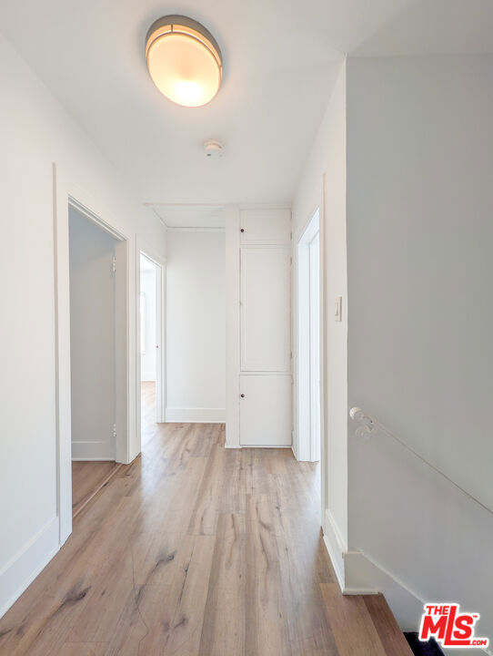 5942 Carlton Way Property Photo 24