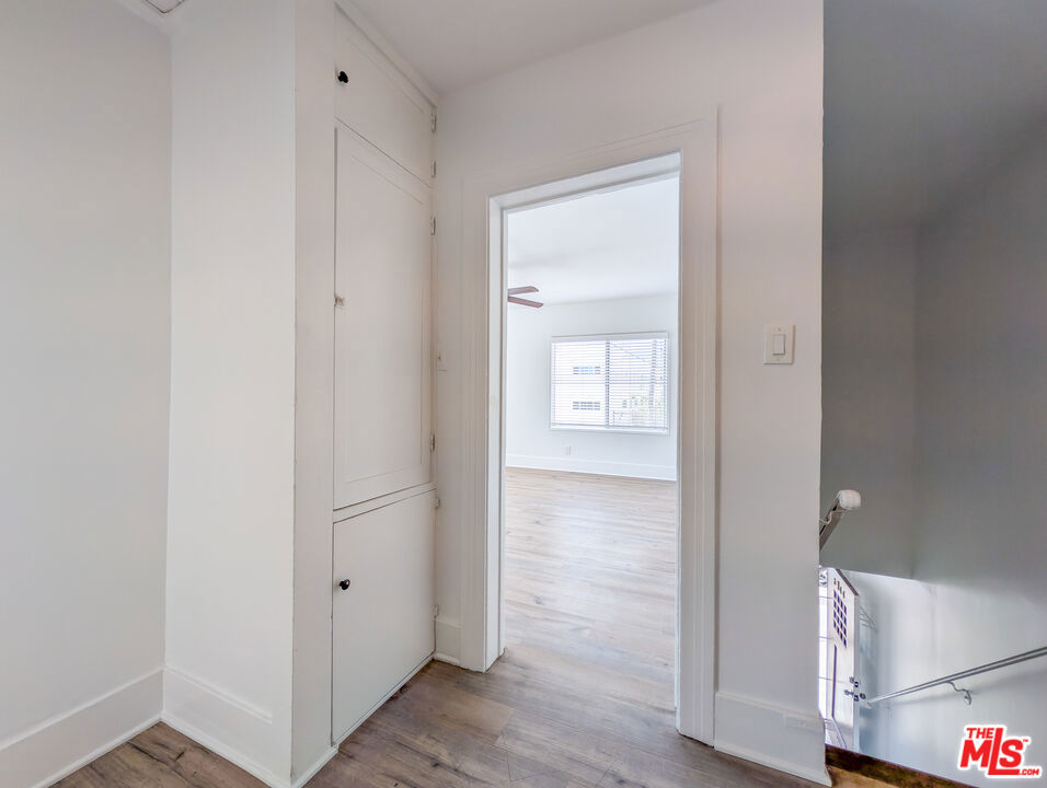 5942 Carlton Way Property Photo 25