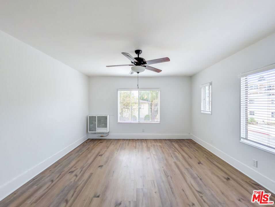 5942 Carlton Way Property Photo 26