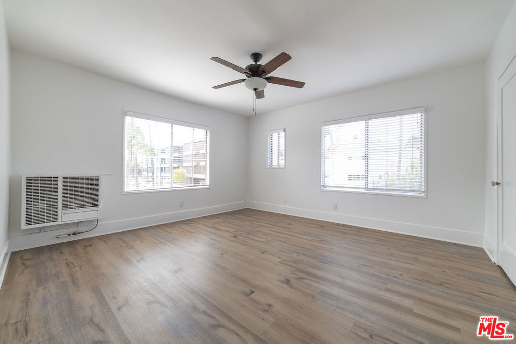 5942 Carlton Way Property Photo 27