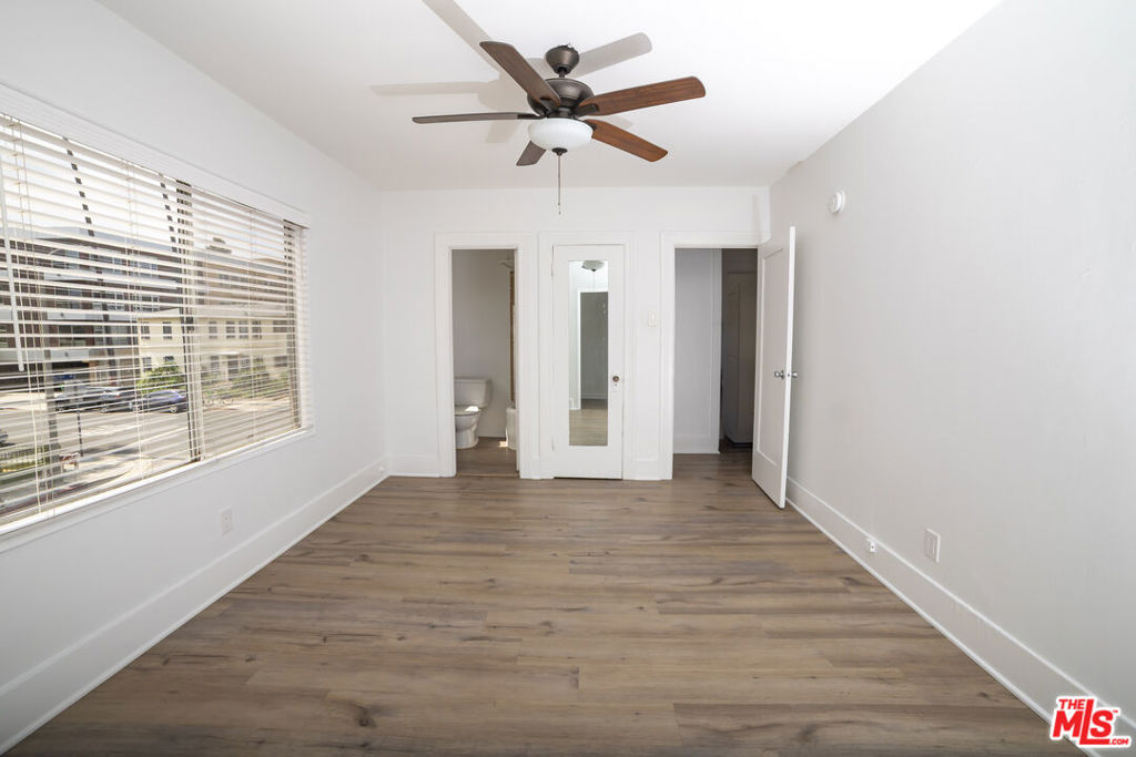 5942 Carlton Way Property Photo 33