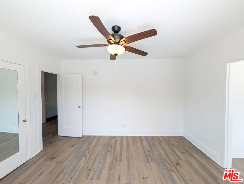 5942 Carlton Way Property Photo 34