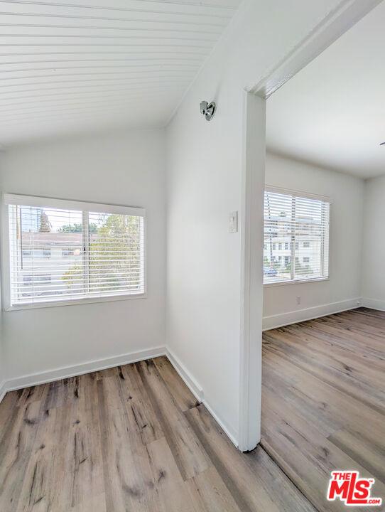 5942 Carlton Way Property Photo 38