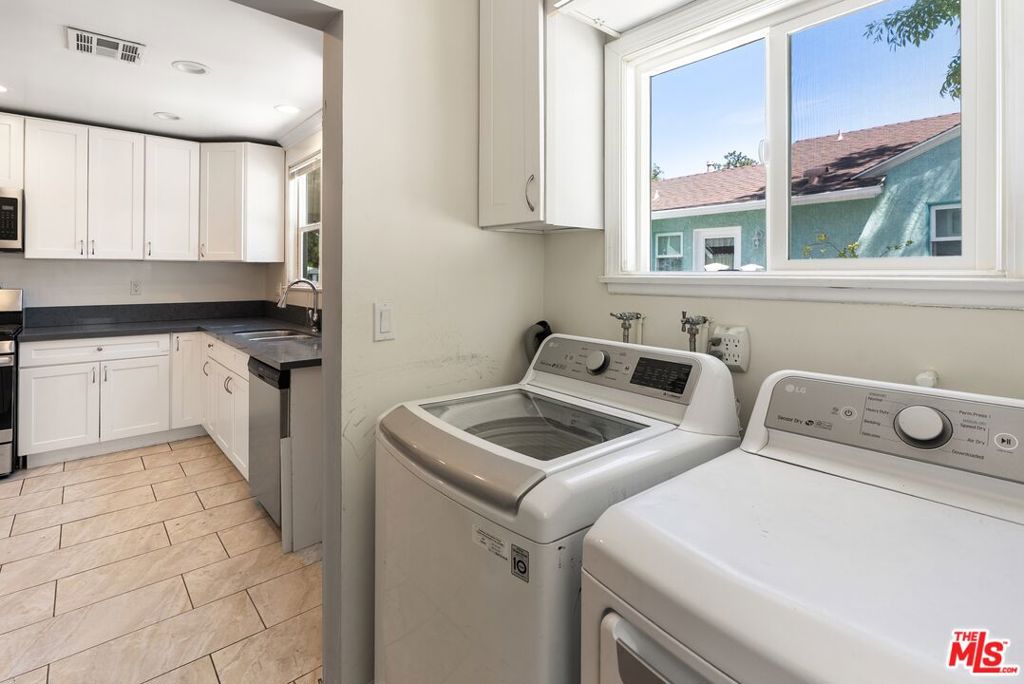 19408 Calvert Street Property Photo 12