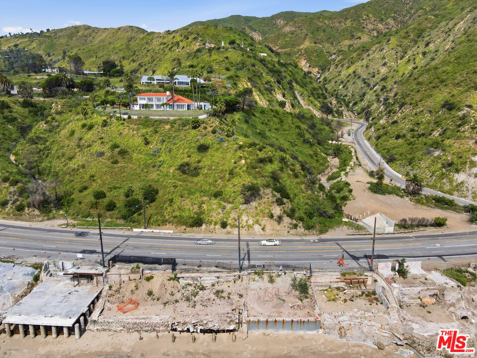 19922 Pacific Coast Highway Property Photo 16
