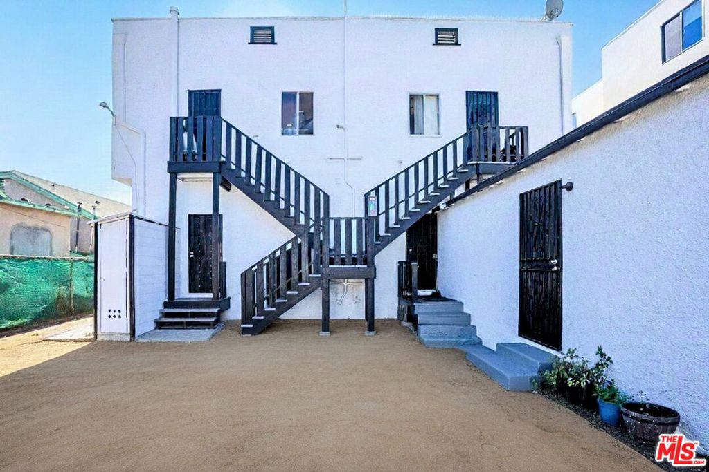 1419 W 36th Street Property Photo 4