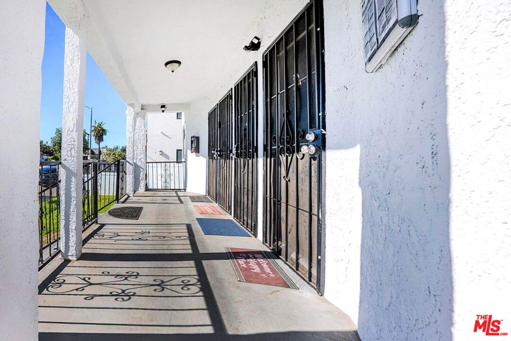 1419 W 36th Street Property Photo 9