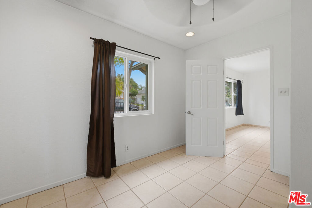 6229 Canobie Avenue Property Photo 40