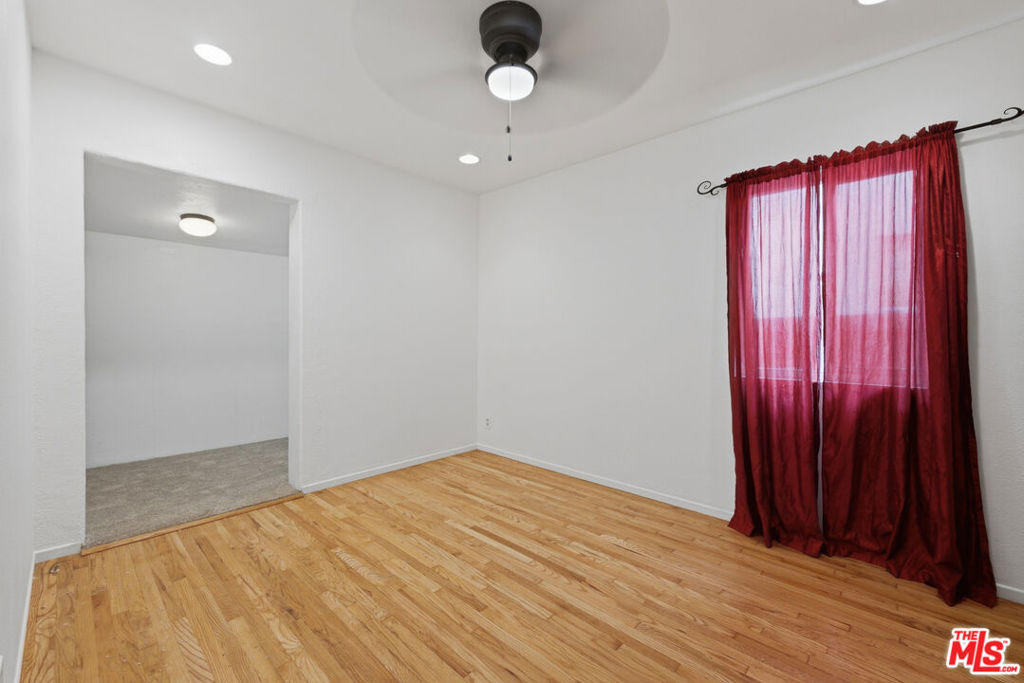 6229 Canobie Avenue Property Photo 46