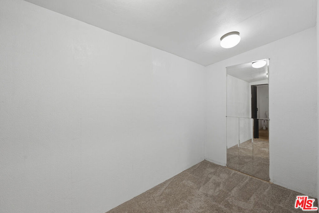 6229 Canobie Avenue Property Photo 50