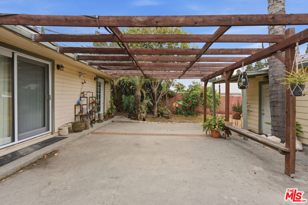 6229 Canobie Avenue Property Photo 60