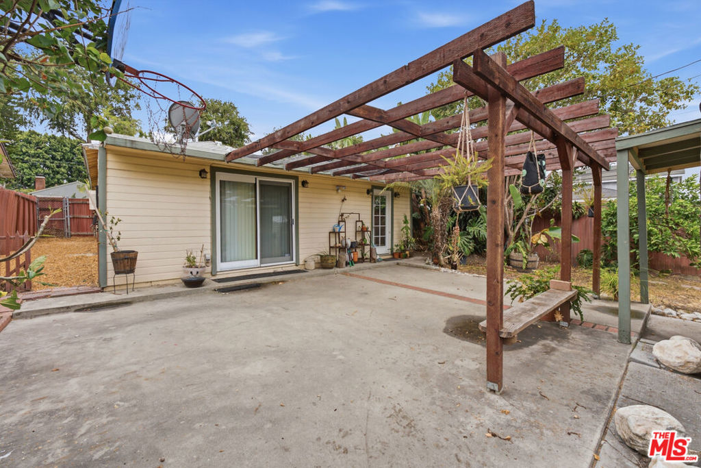 6229 Canobie Avenue Property Photo 61