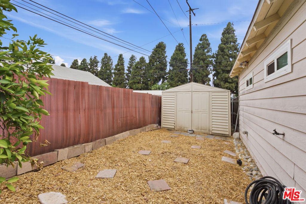 6229 Canobie Avenue Property Photo 65