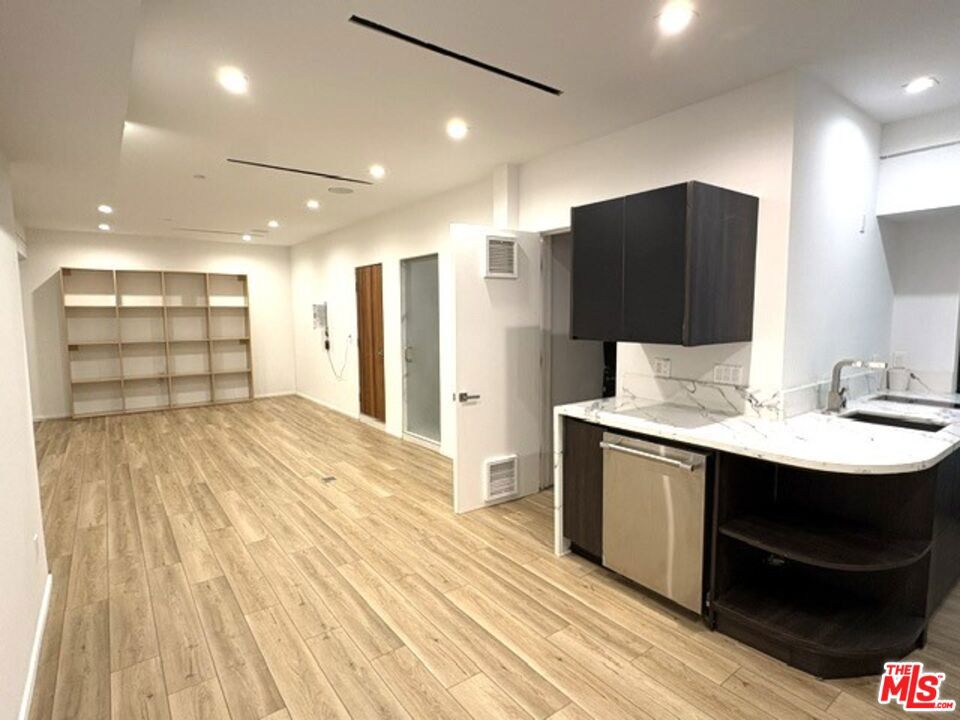 4338 Huntley Avenue Property Photo 11
