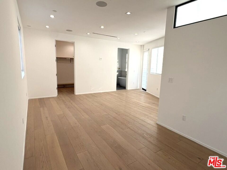 4338 Huntley Avenue Property Photo 17