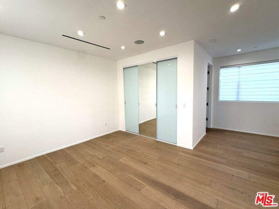 4338 Huntley Avenue Property Photo 24
