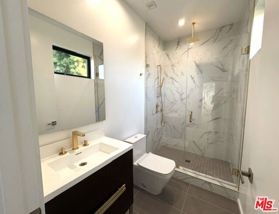 4338 Huntley Avenue Property Photo 25