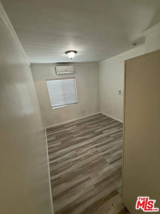 2922 S Budlong Avenue 7 Property Photo 5